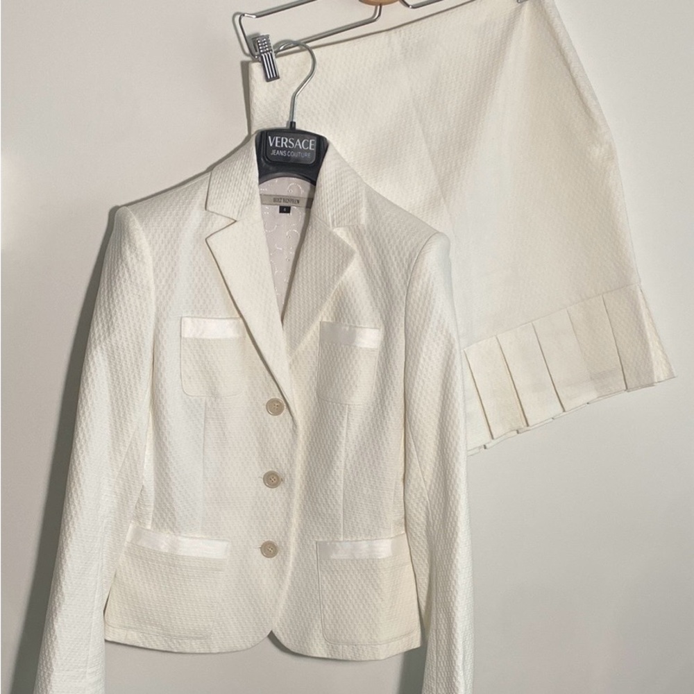 Holt Renfew Women's Cream Blazer
